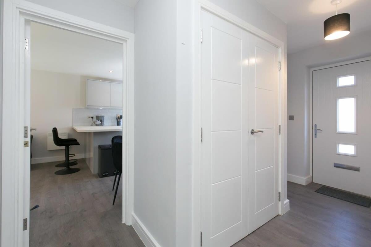 Stunning 2 Bedroom Apartment In Wallasey Kültér fotó