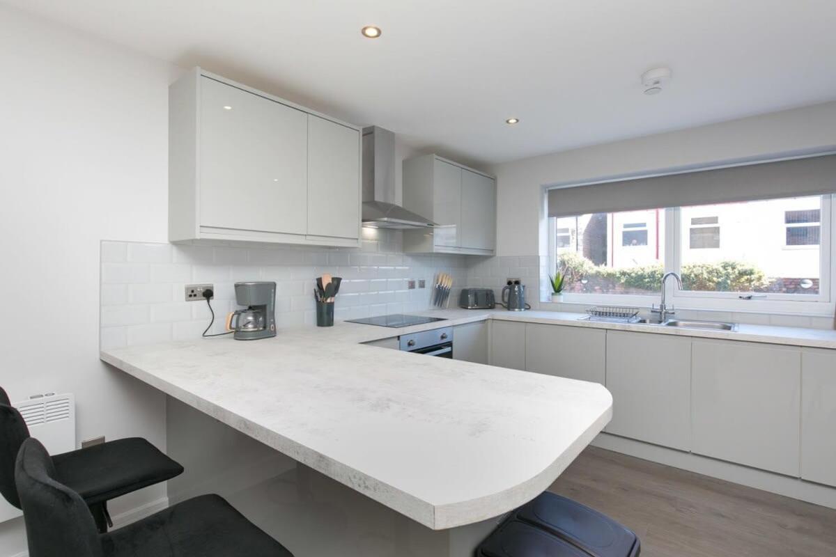 Stunning 2 Bedroom Apartment In Wallasey Kültér fotó